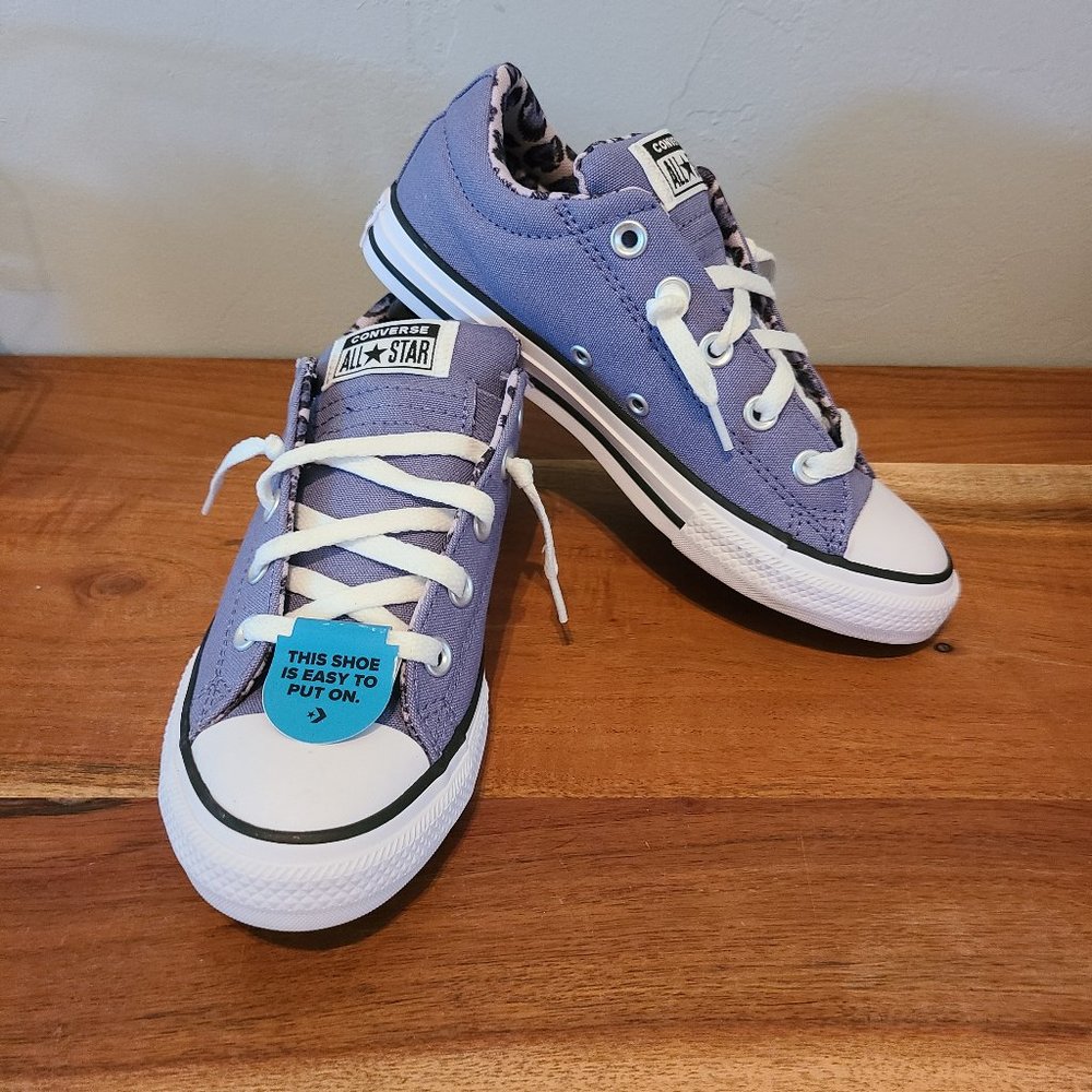 NEW Girls Converse Size 3